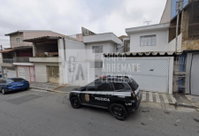 Casa residencial com 126,60m² construídos em terreno de 140,60m²