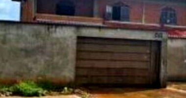 Casa ampla com 248m² construída e terreno de 360m², imóvel ocupado