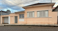 Casa térrea 6 cômodos com garagem e área de lazer em São Sebastião do Paraíso/MG