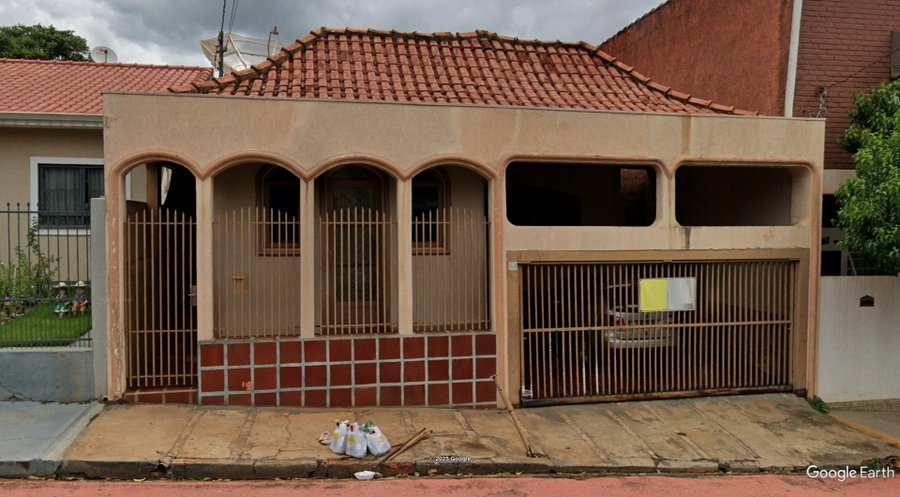 Terreno com 400m² e Edificação de 209m² em Bandeirantes/PR