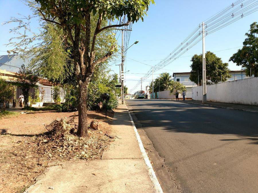 Casa com 3 quartos, 2 banheiros e 132m² construída, ocupada