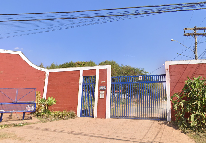 Casa sobrado 3 quartos 3 banheiros 2 vagas com piscina e edícula