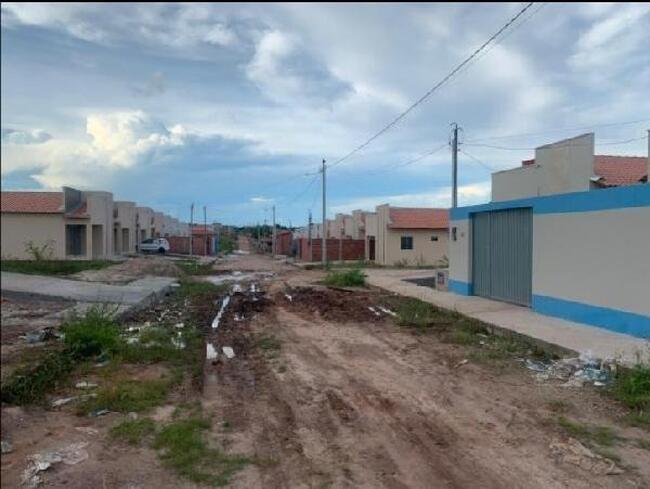Casa com 2 quartos, 1 banheiro, vaga de garagem e 58,94m² privativos