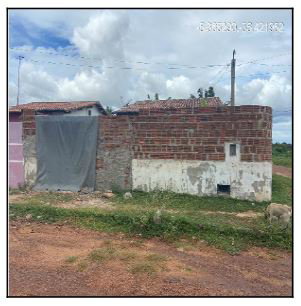 Casa com 2 quartos, 1 banheiro, 49,69m² construída, desocupada
