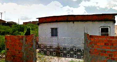 Casa com 2 quartos, 1 suíte, 1 banheiro, 64m² construída, ocupada