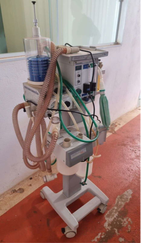 Carrinho de Anestesia TAKAOKA em Bom Estado