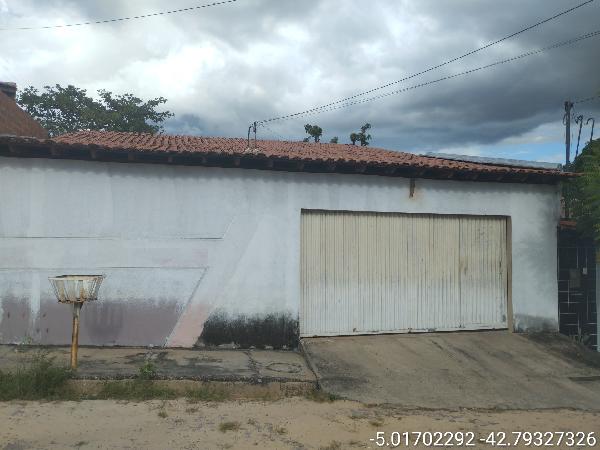 Casa com 2 Quartos, 1 Banheiro, 81,6 m² em Teresina/PI