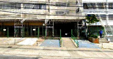 Casa em condomínio com 635,56 m² e duas garagens - Condomínio Residencial Almirante
