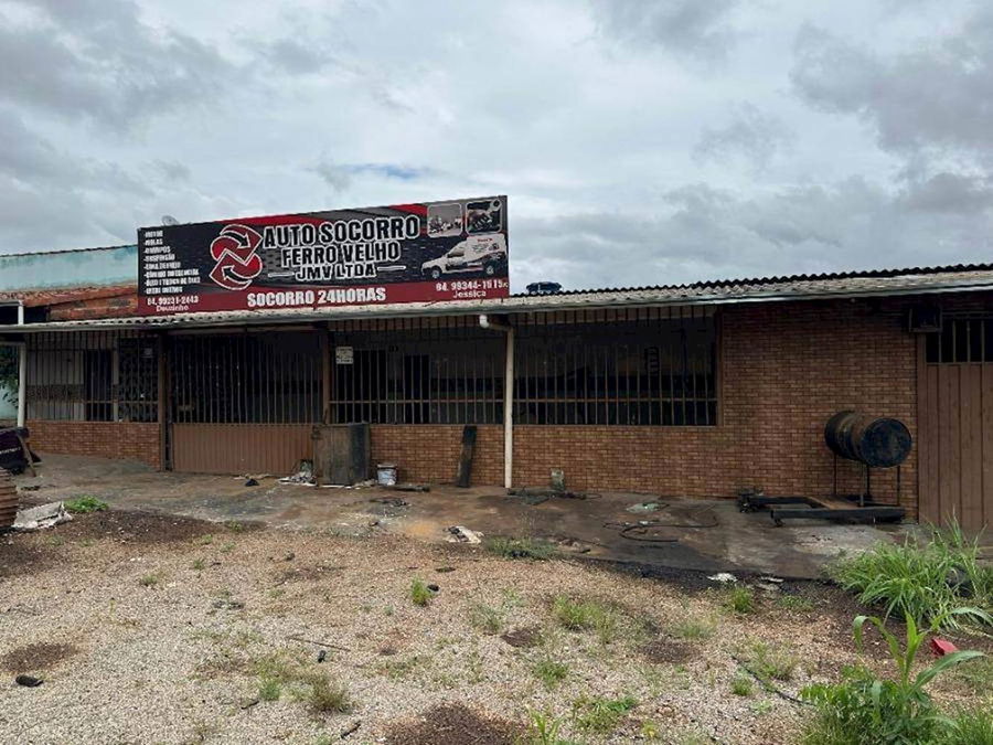 Casa Padrão com 1 Vaga de Garagem em Ipameri