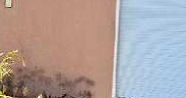 Casa com 2 quartos, 2 banheiros, sala e cozinha, 70m² construída