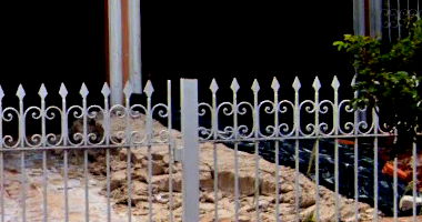 Casa com 4 suítes, 4 banheiros, 3 salas, área construída 423,76m²