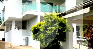 Casa em Loteamento Santa Mônica com 6 Quartos e 4 Vagas