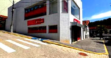 Ex-agência comercial com 327m² em Camanducaia/MG