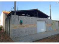 Casa com 9 compartimentos e terreno de 200m²