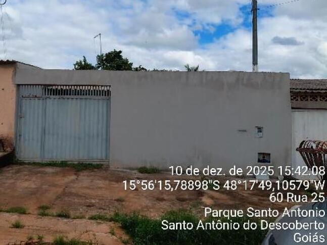 Casa com 2 Quartos em Santo Antônio do Descoberto - Oportunidade Única