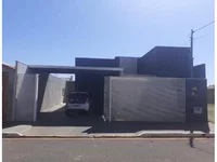 Casa ocupada com 145,97m² construída