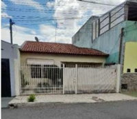Casa com 3 dormitórios, 1 suíte, 135m² construídos, desocupada