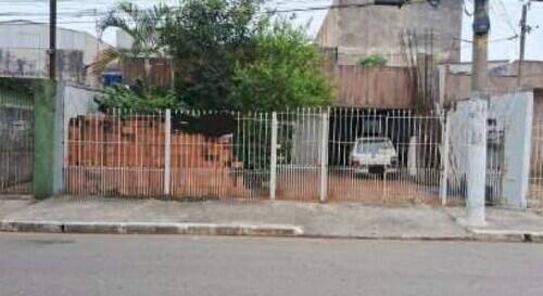 Casa padrão com 2 quartos e 2 banheiros em SP - Ocupada
