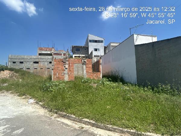 Terreno amplo de 344m² com ótima localização e potencial