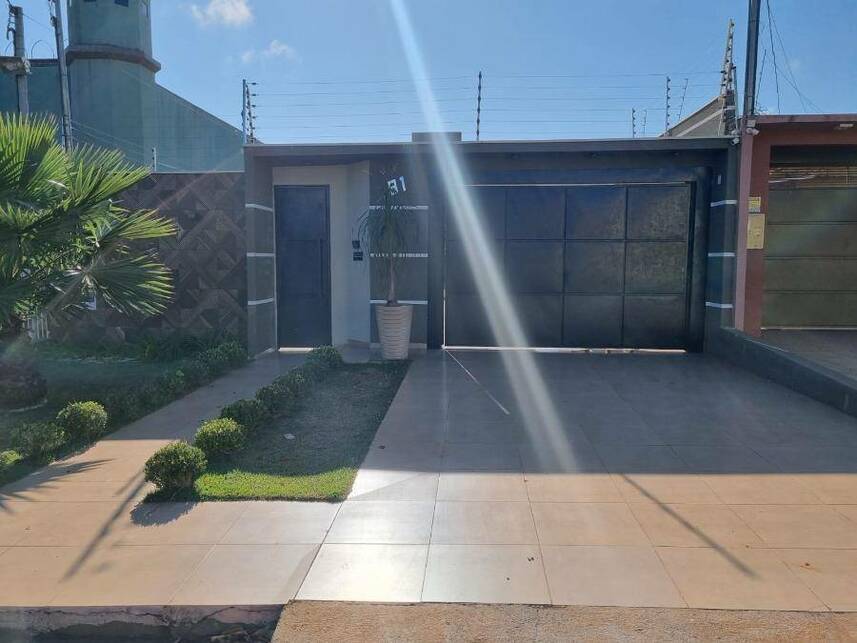 Casa Padrão Ocupada com 1 Vaga e Piscina em Ponta Porã