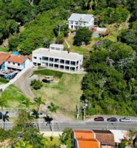 Amplo terreno com 2 edificações em Itajaí/SC