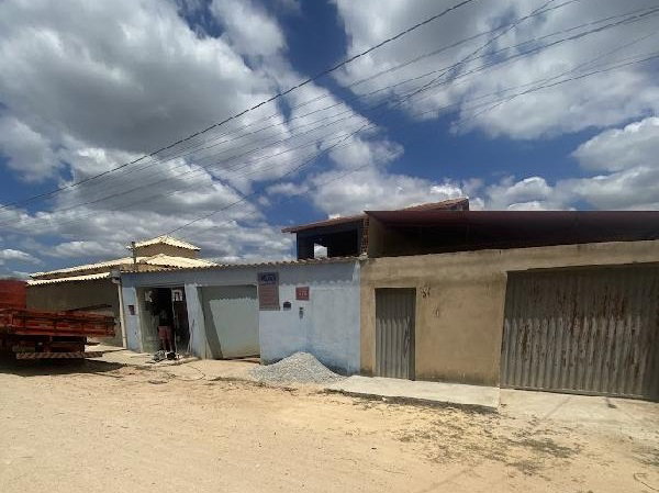 Casa em Esmeraldas MG com 2 quartos e 58.69m² de área construída