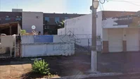 Amplo Imóvel Comercial com 4 Quartos e 2 Banheiros