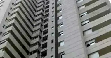 Apartamento Espaçoso com 4 Vagas em Leilão