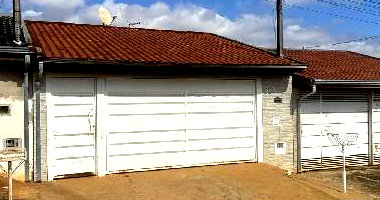 Casa com 2 Quartos e Garagem em Leme/SP