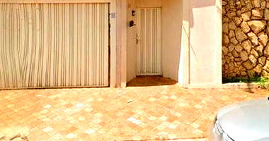 Residencial com 255m², piscina e edícula em Brodowski/SP