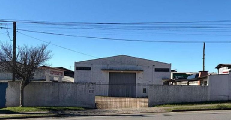 Imóvel Comercial com 420m² de Área Construída em Lote de 856m²