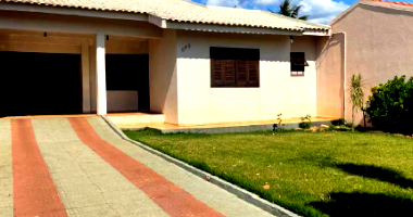 Casa com 297,77m² em Toledo/PR - Oportunidade Única!