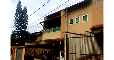 Casa ocupada com 268 m² construídos e 1 vaga de garagem