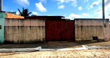 Casa com 2 quartos, 1 banheiro, 61m² construída, 1 vaga