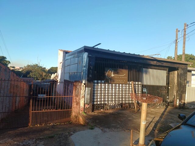 Lote de Terras com Residência e Comércio - 287m² + 100m²