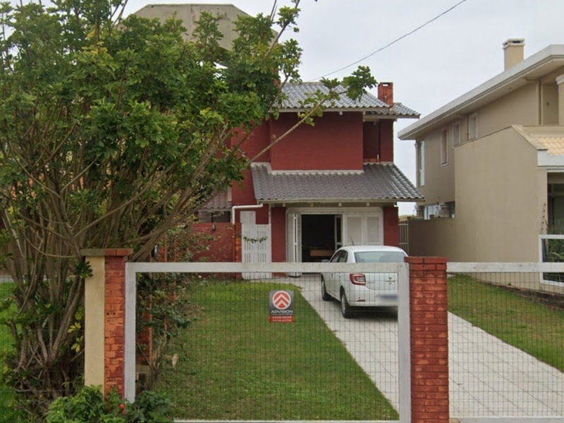 Casa Ampla na Beira Mar em Capão da Canoa com Pátio Exclusivo