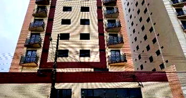 Apartamento com 2 quartos e 2 banheiros próximo à praia