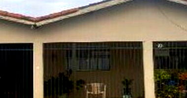 Casa em Leilão com 140m² de Terreno e 57.25m² Construída