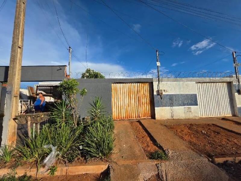 Casa em Planaltina com 2 Quartos e 66,4m²