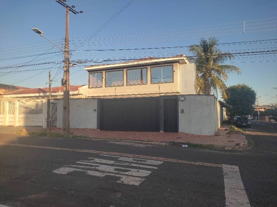 Casa 7 quartos, 4 banheiros, 341m² construídos -