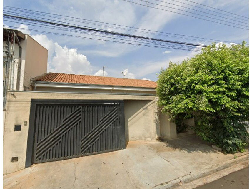 Casa com 3 quartos e 2 banheiros em Catanduva/SP