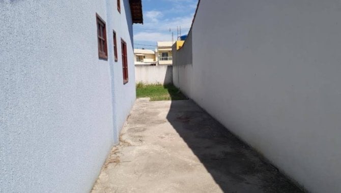 Casa com 2 quartos, 2 banheiros e 1 vaga de garagem