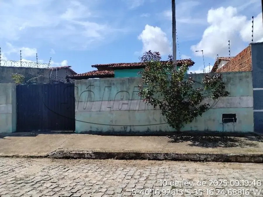 Casa com 2 Quartos e 1 Vaga em Extremoza