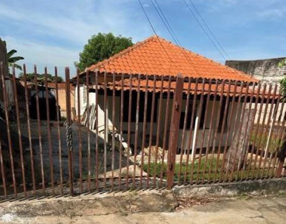 Casa com 2 Quartos e 1 Banheiro em Vila Senhor do Bonfim