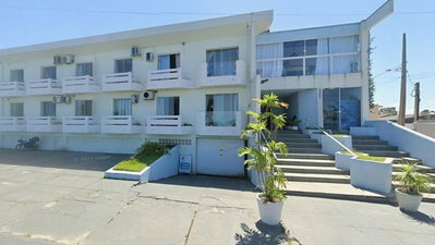 Casa com Piscina em Balneário Porto Fino