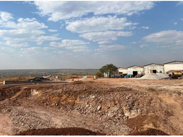 Terreno de 300m² em Loteamento Residencial