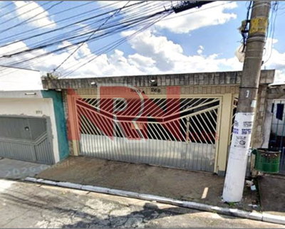 Casa térrea com edícula e 142 m² construídos