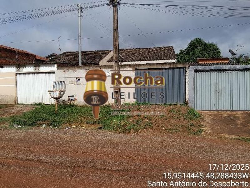 Casa com 2 quartos, 64,5m², área de serviço e cozinha