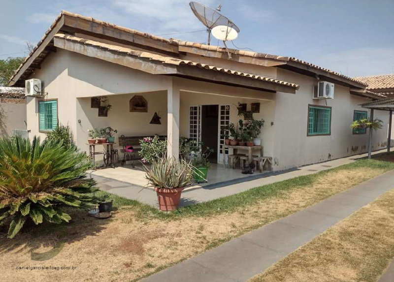 Casa com 3 quartos, 2 banheiros e 450m² em Barra do Garças/MT