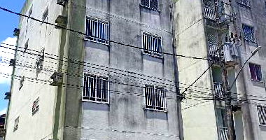 Apartamento com 2 Quartos e Área de Serviço em Salvador